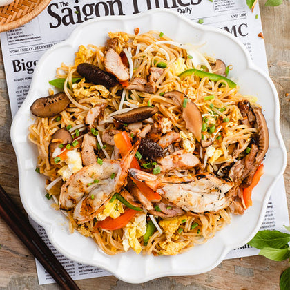 49 Tom Gia Ca Ri Mi: Sautéed Curry Noodles with Shrimps and Bean Sprouts