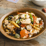 28 Com Ga Xao Nam, Bap Non: Sauteed Chicken and Mushrooms with Rice